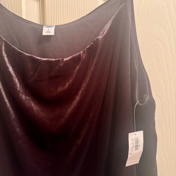 Black Velour Camisole Tiered Top - Size XL- Old Navy- NWT. - Picture 2 of 6